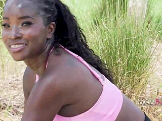 naomi foxxx black mama fitness secret bbc pounding tits