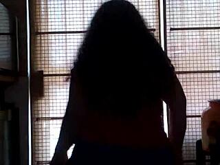 she shakes her ass like a pro sister style