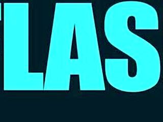 flash that shaved pussy outdoors, leyla morgan - show town everything