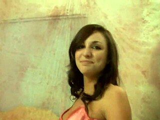 jenny welch wanna model pantyhose so bad?