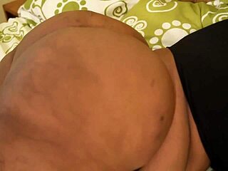 big ass shakes and jiggles wildly