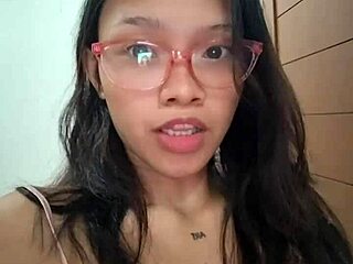 Huge Cock Petite Teen Toys Narrow Ass Poolside