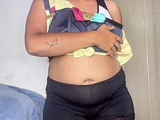 varesa genshin cosplay curves shake before con starts