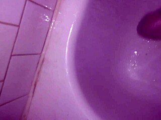 hey check out my quick masturbation video clip