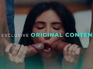 أستاذ فاسد يدمر طيز كايلر كوين الضيقة المثالية شرجياً