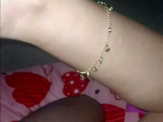 Gran culo latina y tetas naturales de Katalina en tease del update