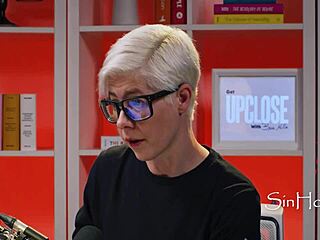 wow leana lovings is the cutest nerdy pornstar with glasses and curls 😍 interview time!