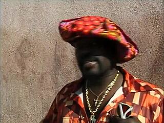 Whores Swap Cum After Outdoor Double Blowbang?