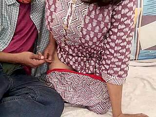 Юная 18+ сводная сестренка прогнулась под бbbc в жопу и тугую киску