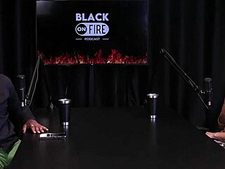 Bibi Hourani pirada em anal de gordinha com vibrador da mãe em lingerie vermelha