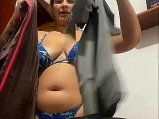 exhibitionist flashes soaked pussy desperate to fuck right now outdoors