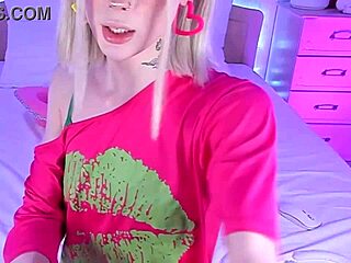 Sweet ladyboy eaton teases with foot fetish play