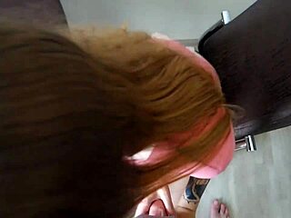 Sirovo kuhinjsko jebanje male Sunako Kirishiki POV doggy svršavanje