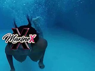 Maxine X Squirts Hard Riding Mugur's Big Cock Cowgirl