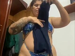 exhibitionist flashes soaked pussy desperate to fuck right now outdoors