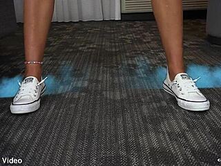 Ariel Andrews Masters Seductive Panty Tease in 4K