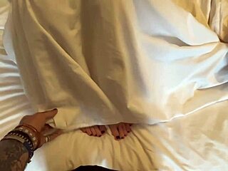 i pound my cute girlfriend's pussy with big cock