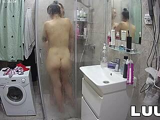 love cunnilingus? watch her orgasm hard post-shower on cam!