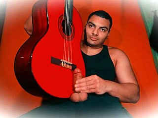 Sexy Bodybuilder Strokes 18cm Cock Guitar Masturbation