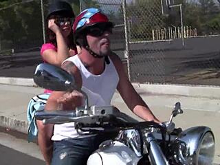 elizabeth bentley at 18 begs for milf pussy fingering and gaping