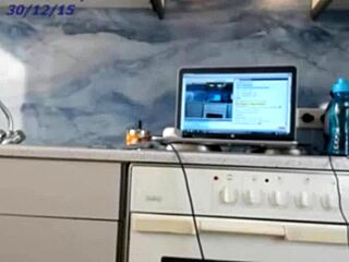 Sexy Dea spruter vilt på live webcam