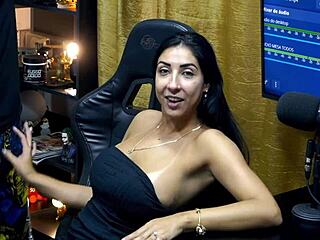 Ruan fingers renatinha mello's hairy wet pussy