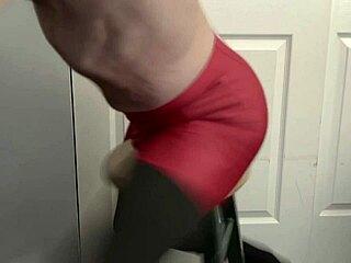 grinding my big cock on stool in tight black leggings and red shorts 😈🍑