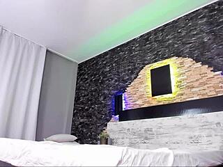 Curvy big boobed babe, masturbate wet on webcam now?