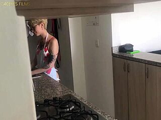 Stepmom slut gives tight ass anal in kitchen