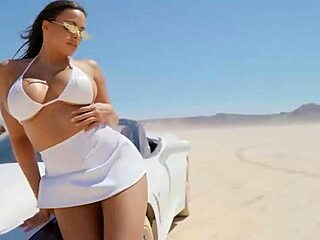 Ella Knox's Oily Massage Turns into Hard Pussy Pounding