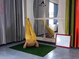 regina noir yogis in yellow tights sans panties at gym