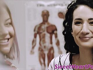 arabelle raphael rims and licks before intense fingering session