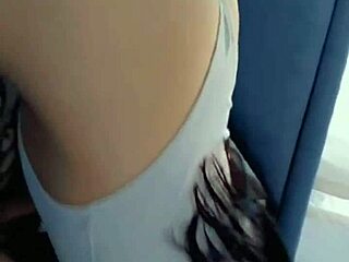 hola, i'm a sexy 19yo colombian in ecuador, hit me up to meet