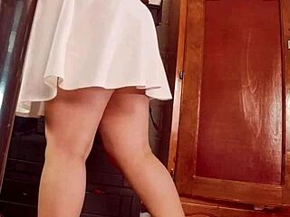 voyeur cam catches big ass colombian changing clothes hidden?