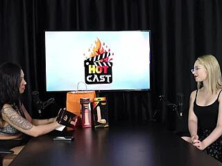 Vivan Lola and Vitoria Beatriz Wild Interview Full of Lingerie Putaria Casting!