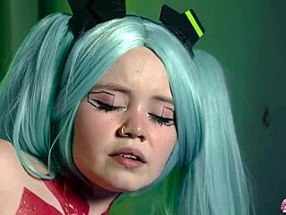 Dude, check horny doll Rebecca Nikson fingering her shaved wet pussy closeup.