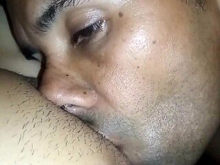 Mi Primo Chupa Mi Gran Vagina Hinchada Lubricada Con Placer Intenso