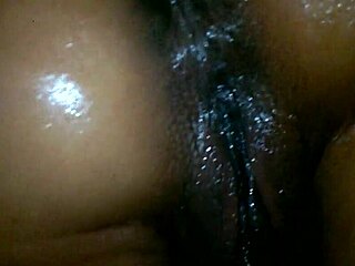 oiled big booty babe assfucks solo with feet