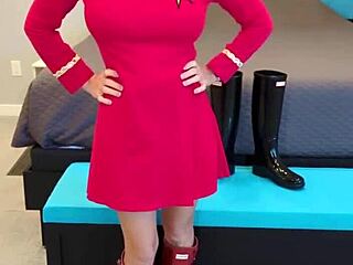 wanna see this petite redhead milf roleplay boots dress fetish bold?