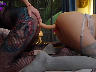 hey girls, feel that double dildo stretch you deep?