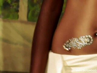 Lady Eve's Erotic Dance Teases Into Seductive Nude Surrender!