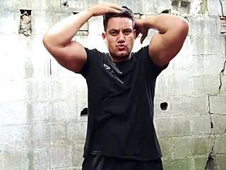 Yuri Gaúcho Bodybuilder Jerks Huge Cock Cumshot