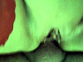 hey aimeeparadise, spread those milf legs wide for me