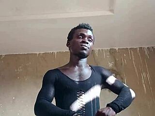 Kwameoppong65 heats up the day dancing with big cock vibes