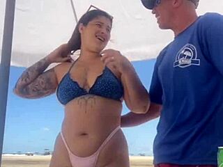 Quase Transamos Na Praia Lotada Com Pussy Flashing