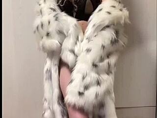 sexy bimbo elza kom dances in lipstick lingerie sucking pretty cock with fetish heat