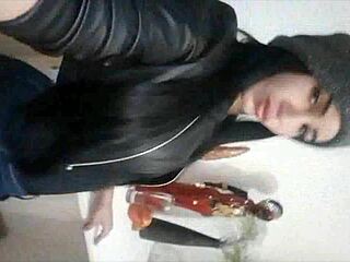 Kauniin Jassin tiukka latina-pillu tuntuu hemmetin hyvältä