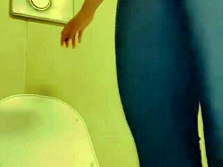 Greluda loves a deep clit-sucking outdoors!