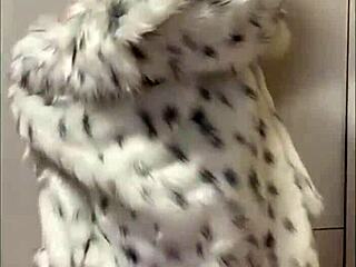 sexy bimbo elza kom dances in lipstick lingerie sucking pretty cock with fetish heat