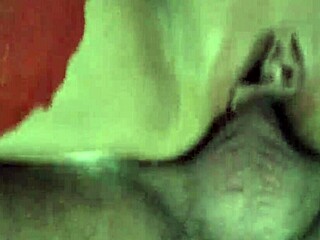 hey aimeeparadise, spread those milf legs wide for me